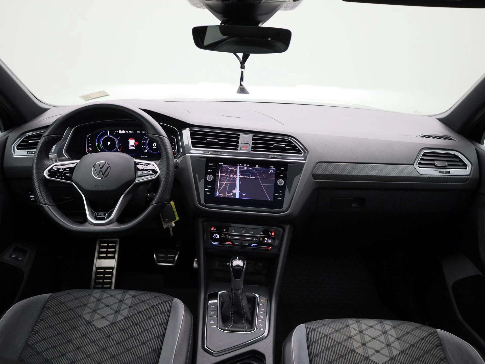 Volkswagen-Tiguan-image-42