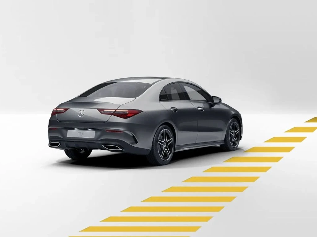Mercedes-Benz-CLA 220-image-6