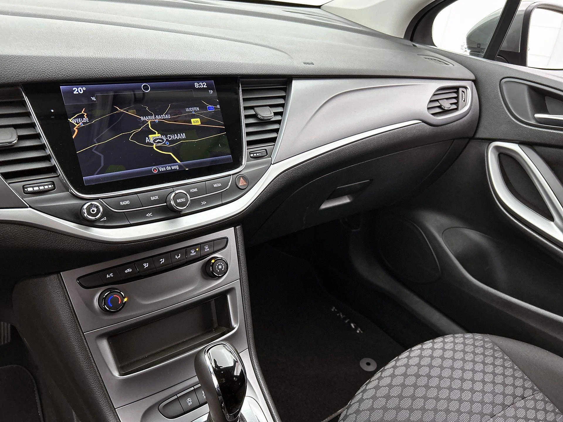 Opel-Astra-image-6