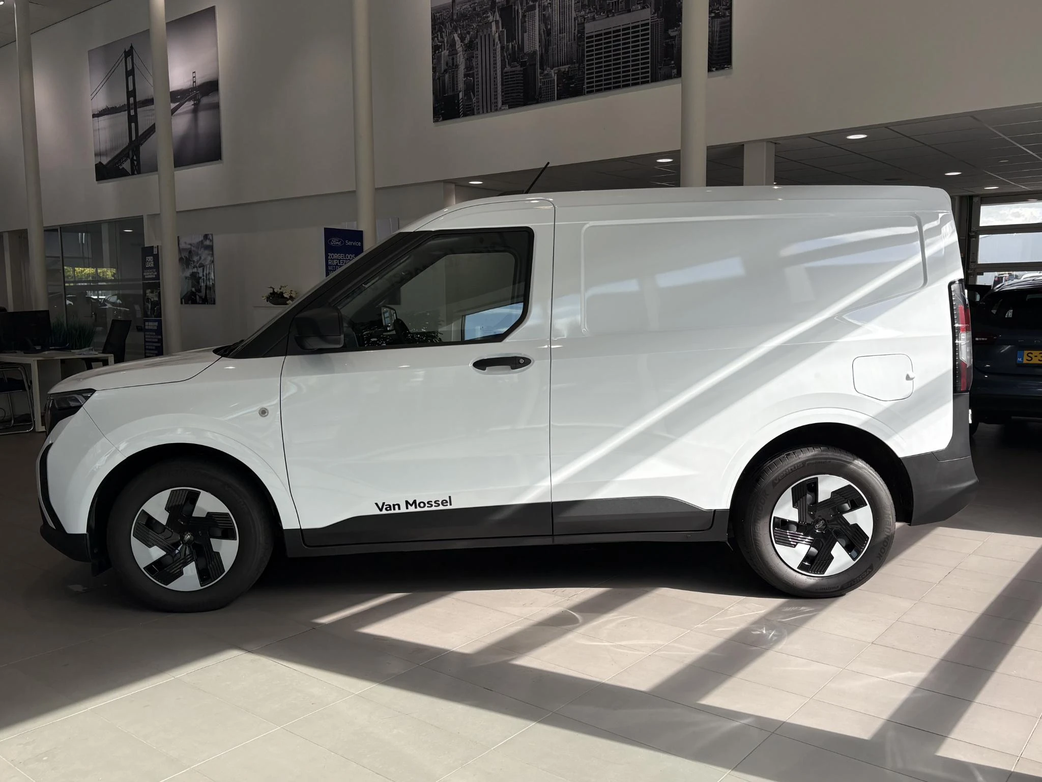 Ford-E-Transit-image-4