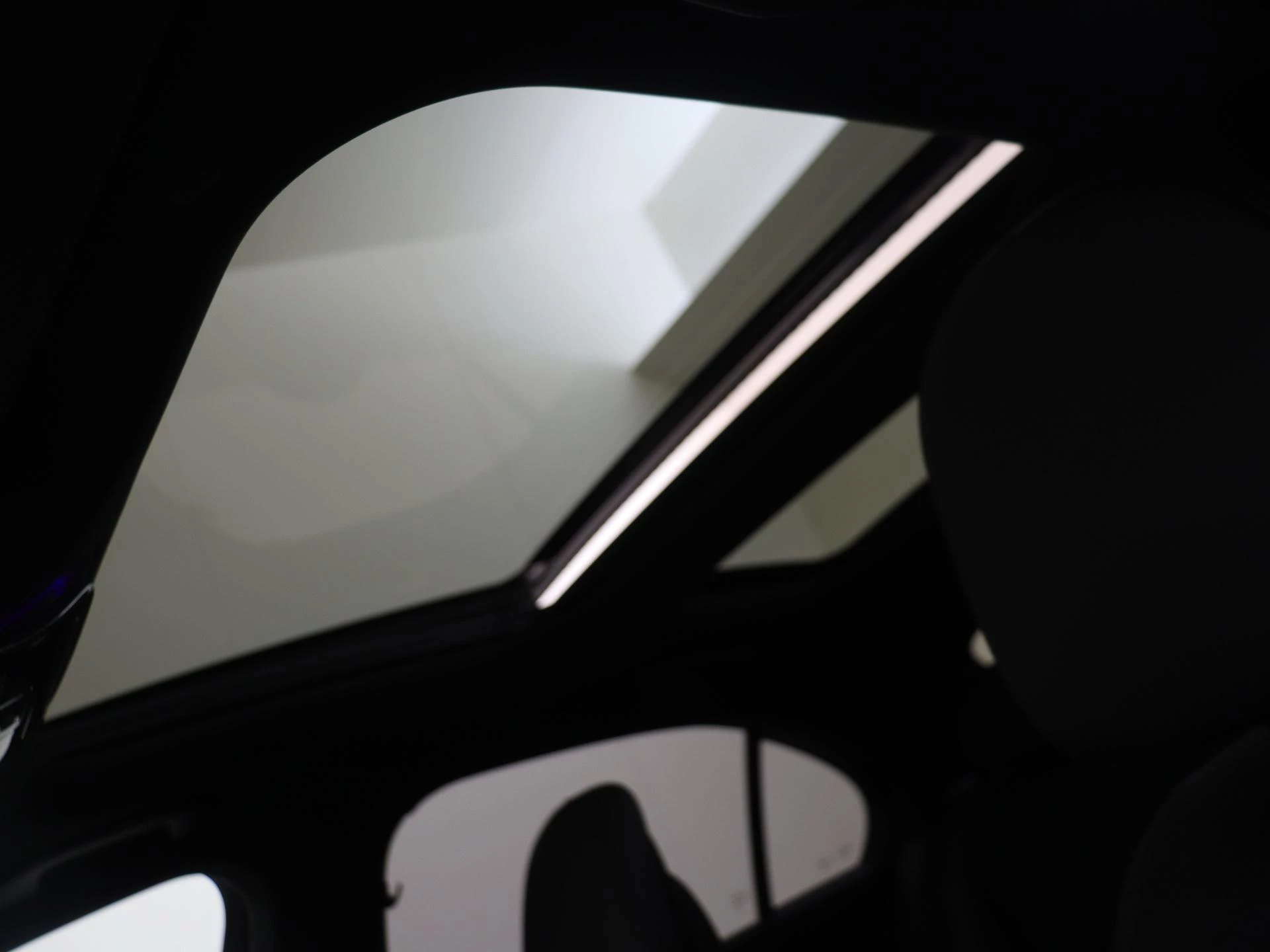Mercedes-Benz-C-Klasse-image-29