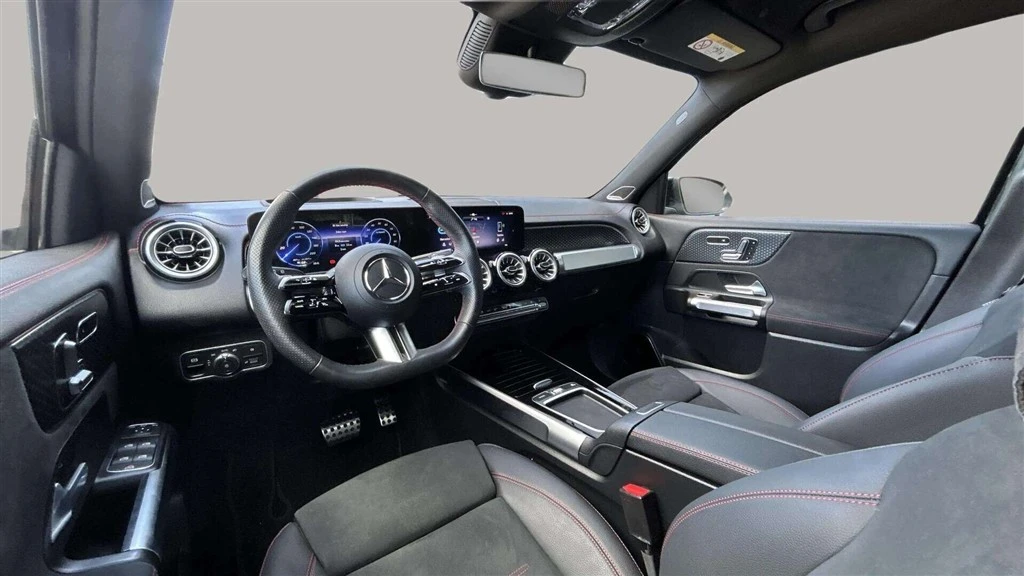 Mercedes-Benz-EQB-image-11