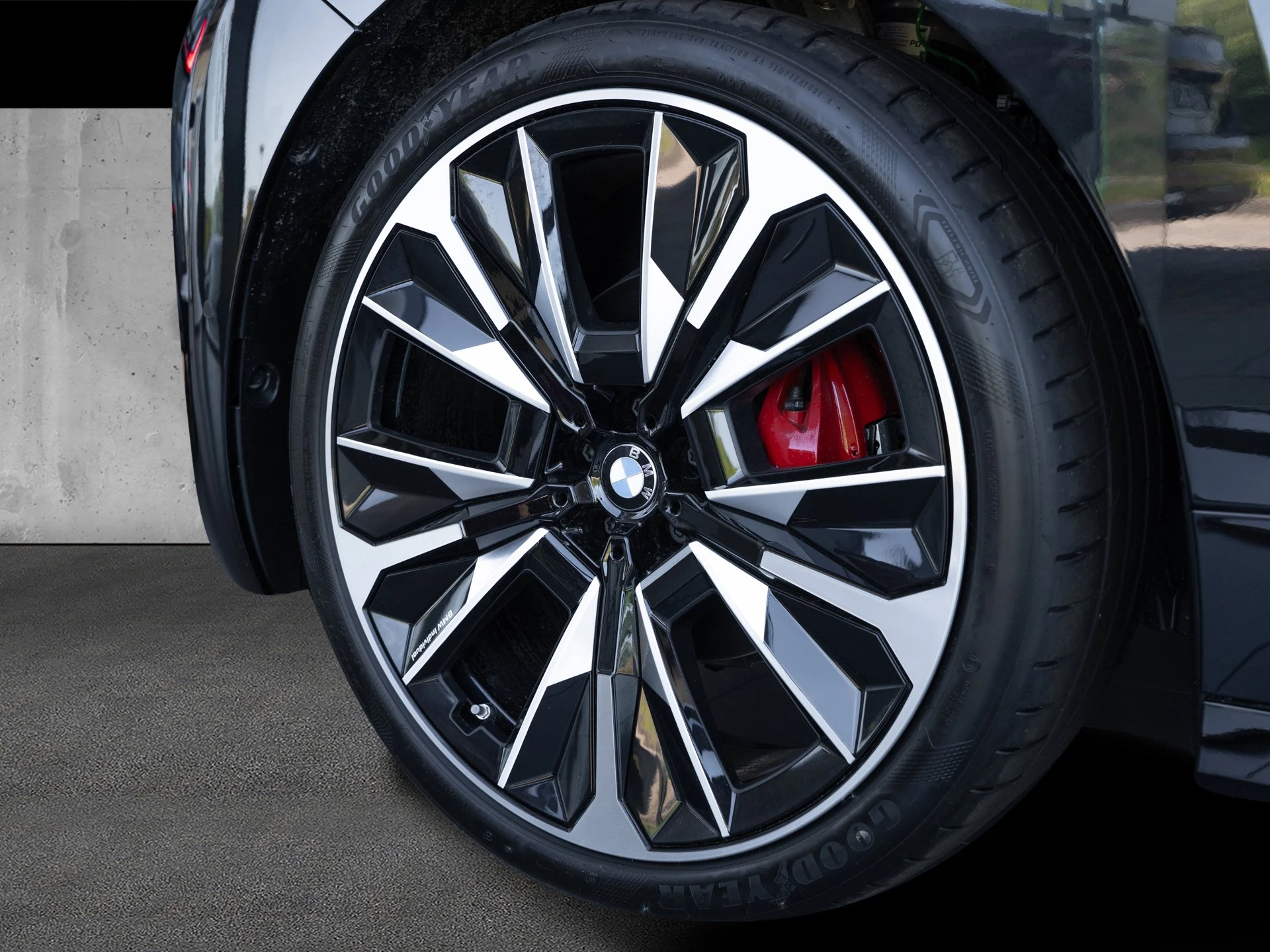 BMW iX xDrive60 Sports Utility Vehicle. 400 kW. 5-türig