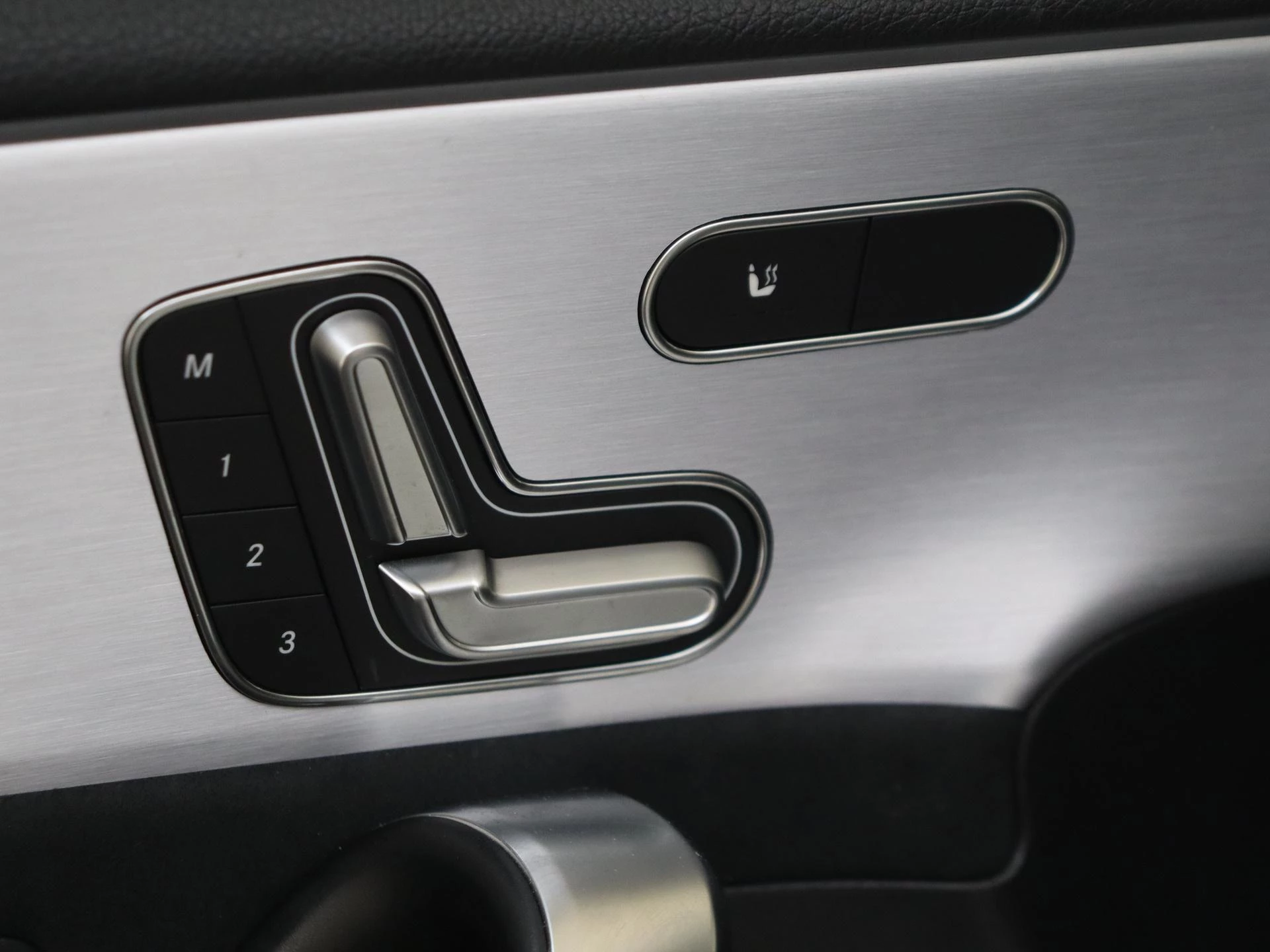 Mercedes-Benz-A-Klasse-image-25