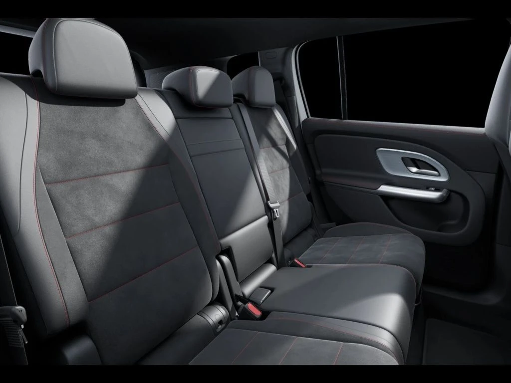 Mercedes-Benz-GLB 250+-image-10