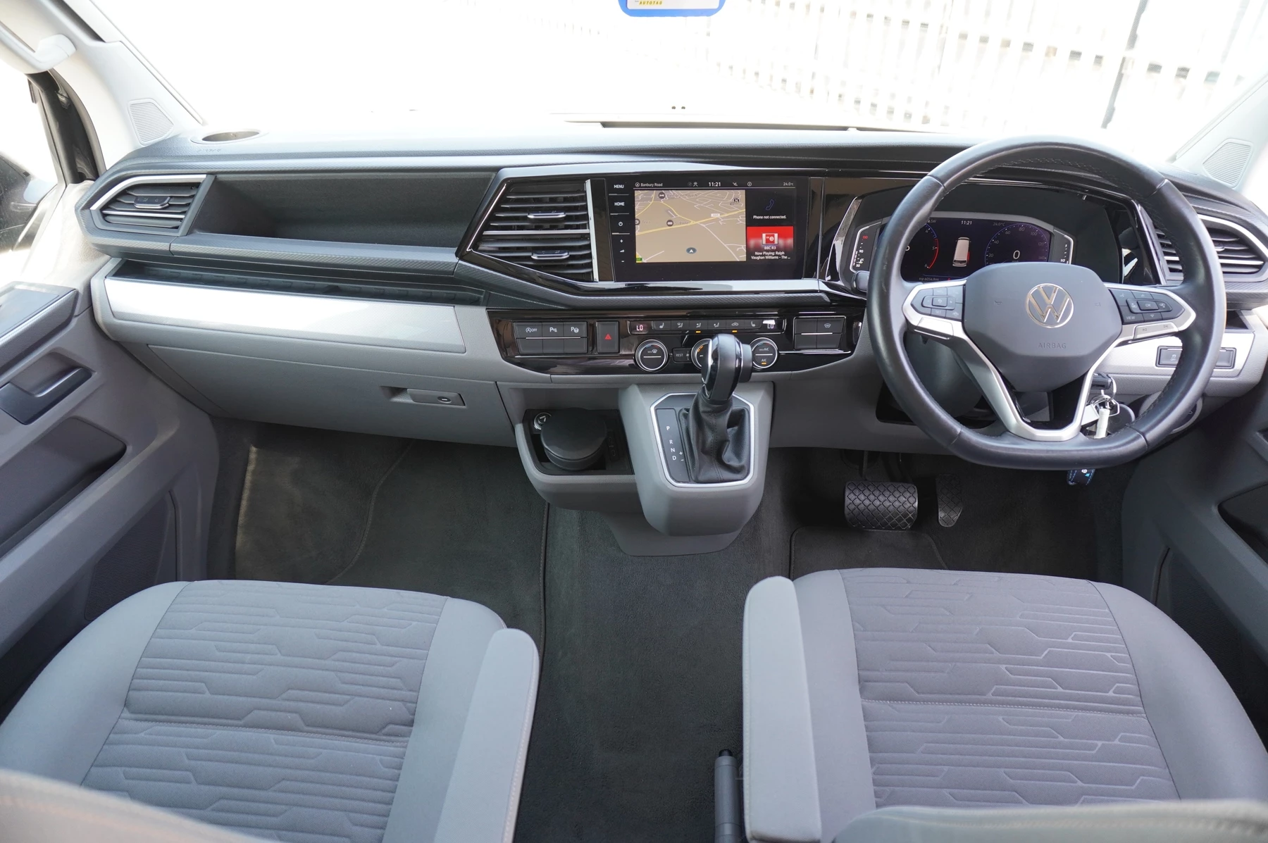 Volkswagen-California-image-9
