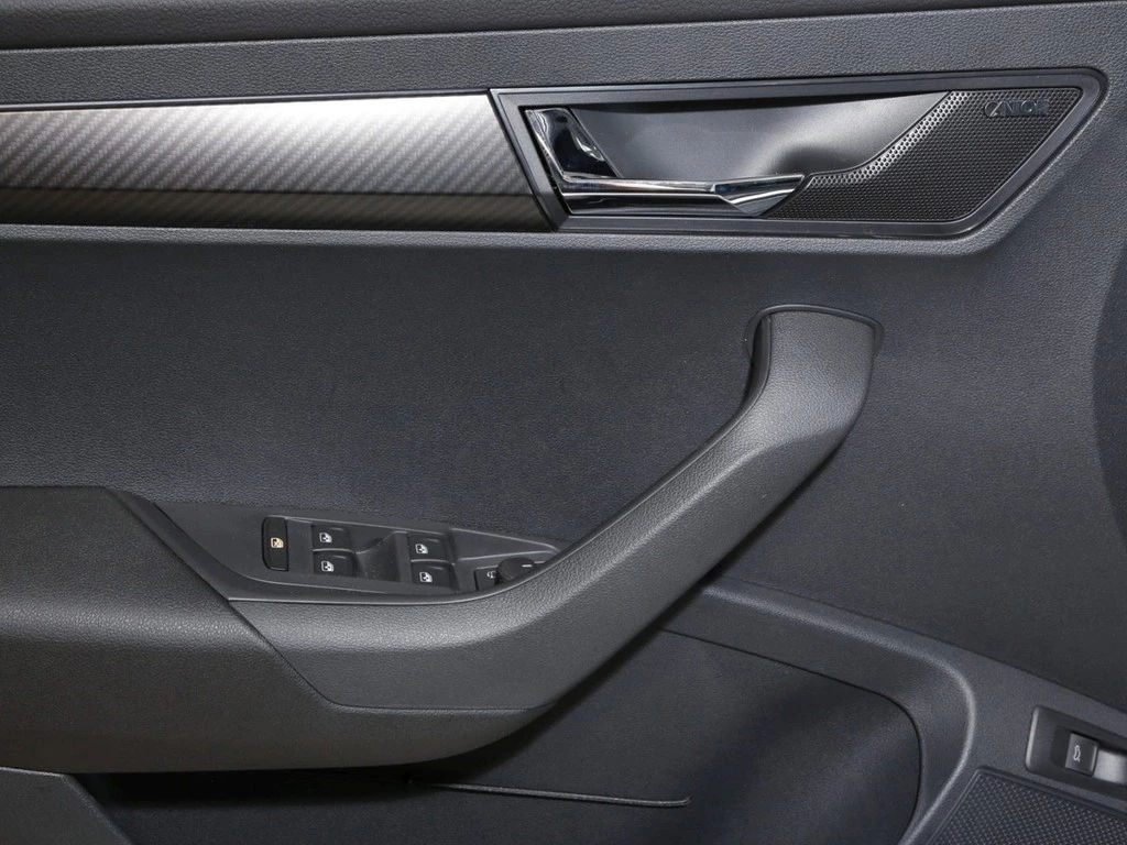 Škoda Karoq Sportline 2.0 TSI UPE 54.910 4x4 Canton