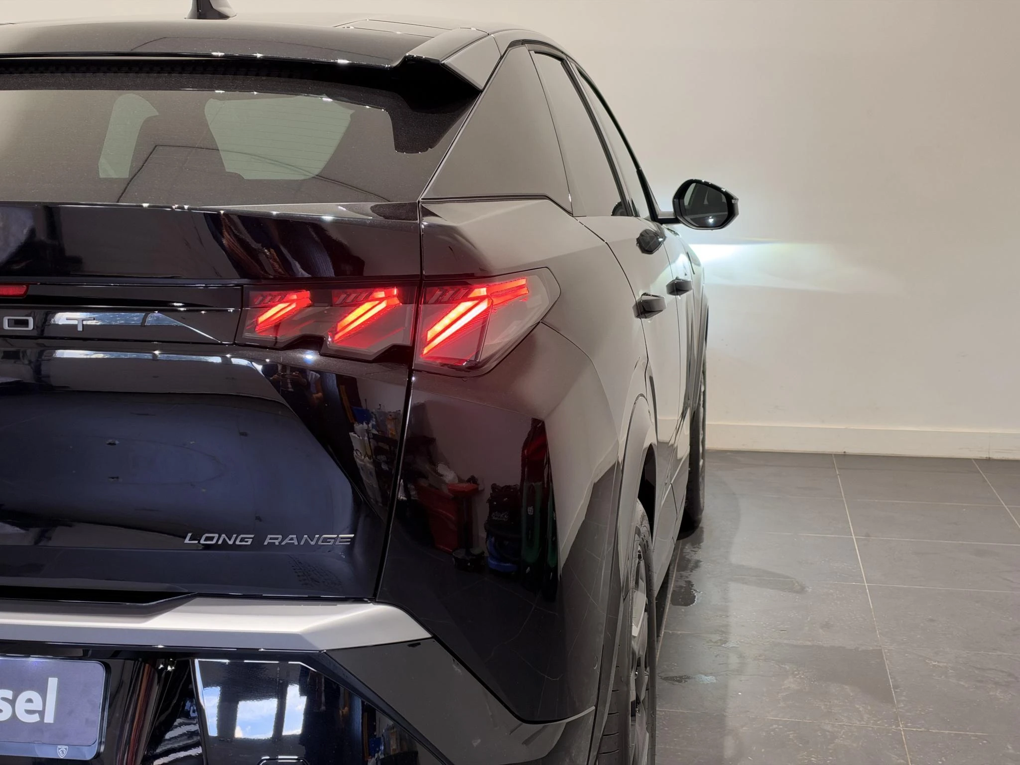 Peugeot-e-3008-image-9