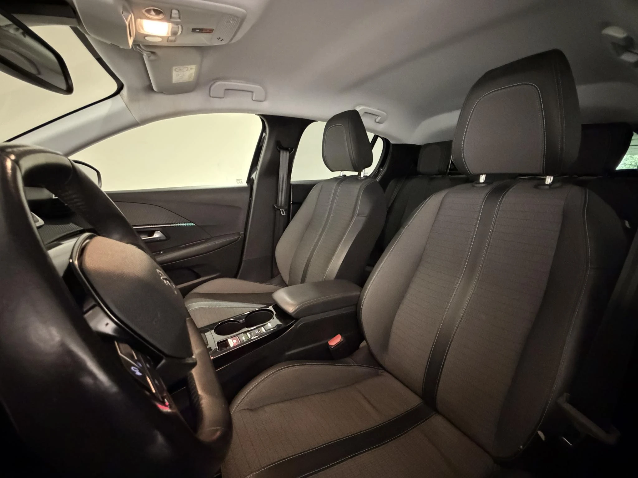 Peugeot-208-image-16