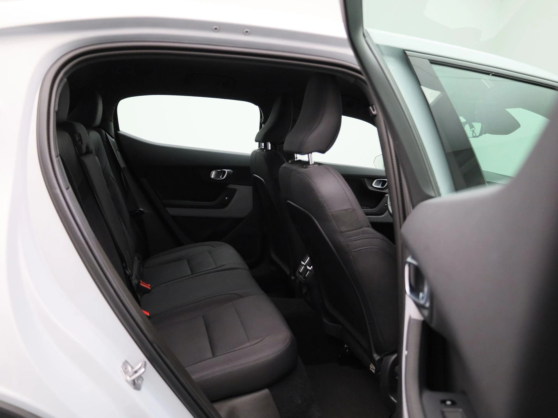 Polestar-2-image-40