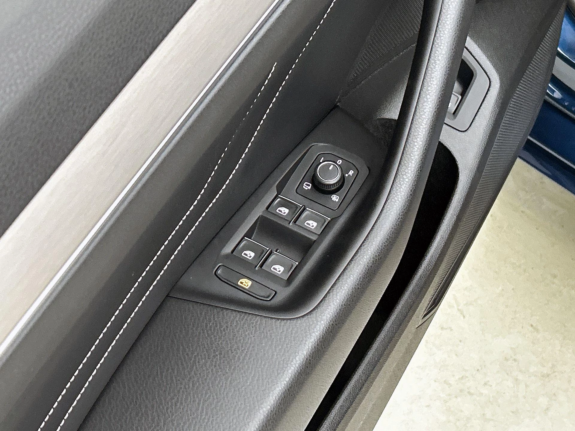 Volkswagen-Passat-image-33