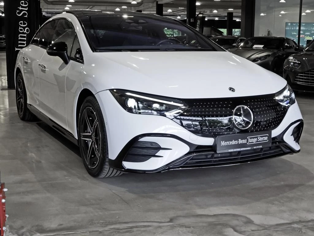 Mercedes-Benz-EQE 300-image-4