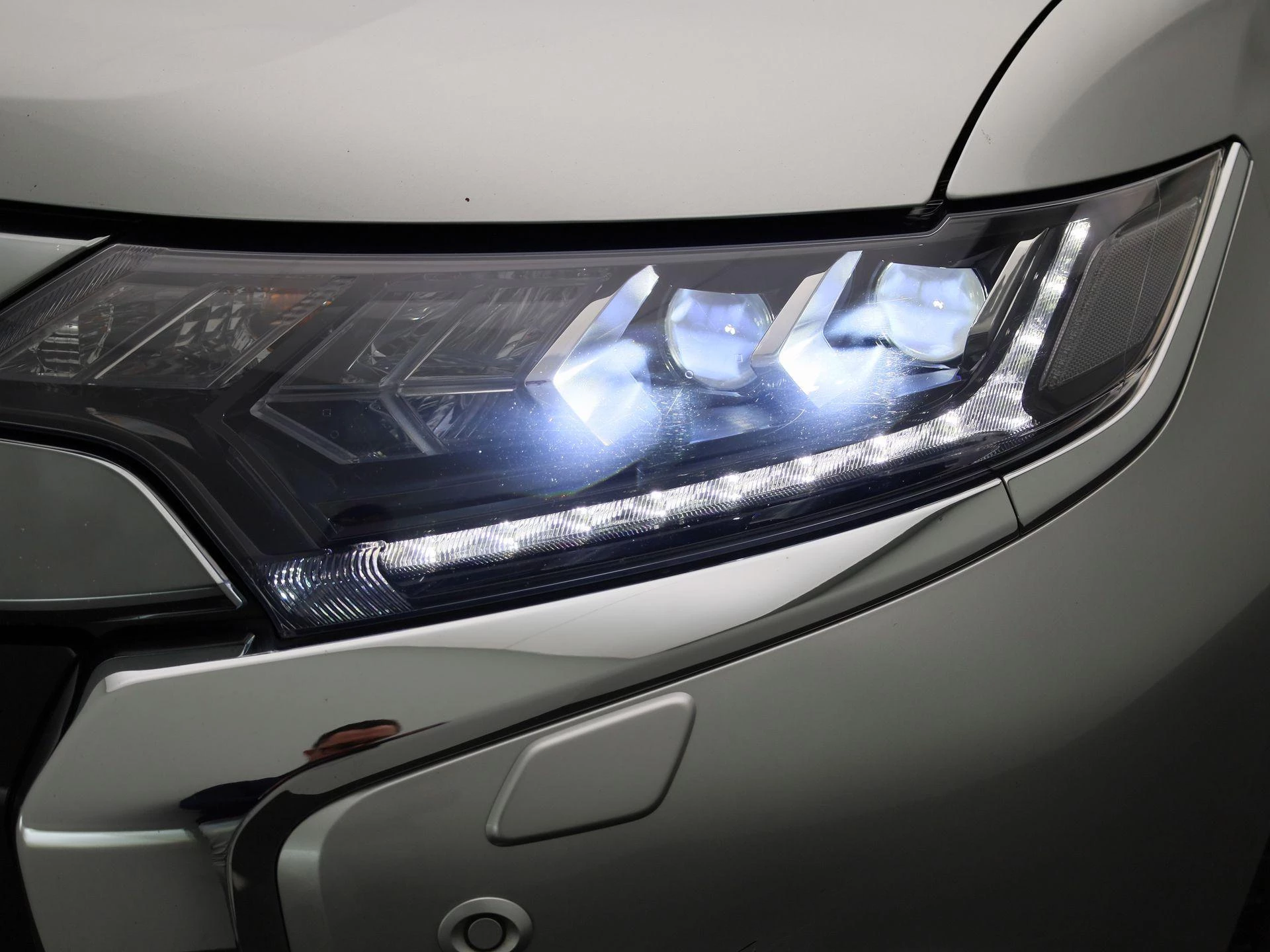 Mitsubishi-Outlander-image-13