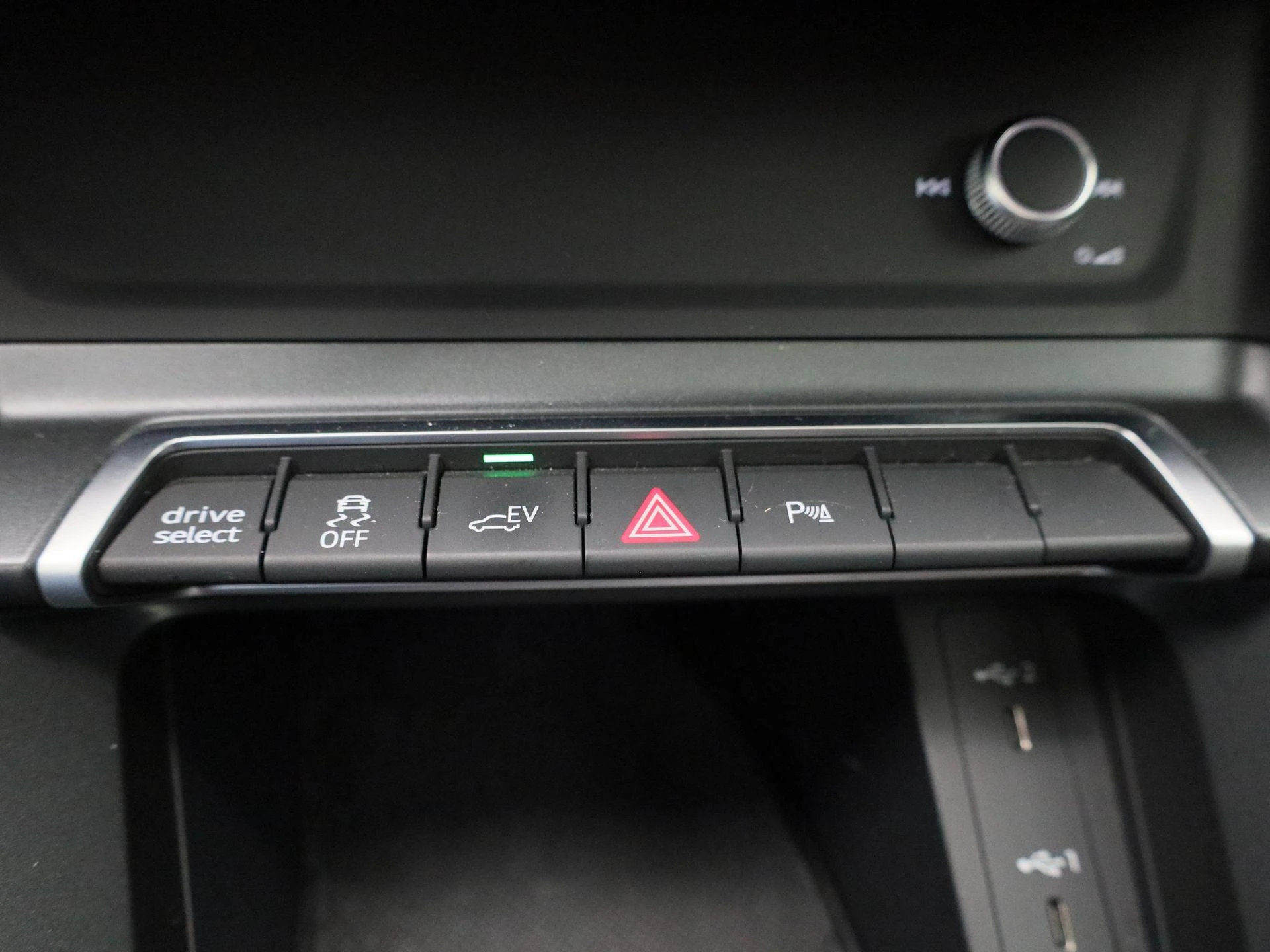 Audi-Q3-image-25