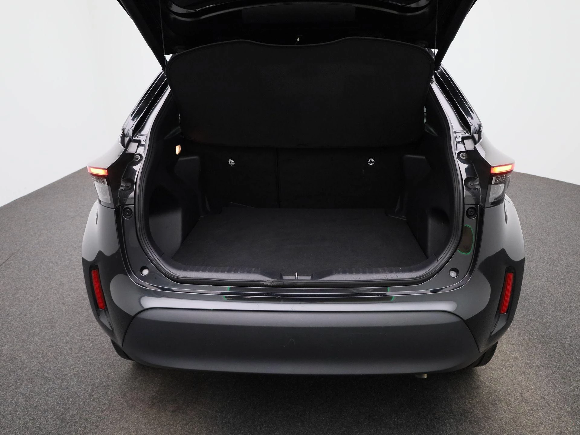 Toyota-Yaris Cross-image-11