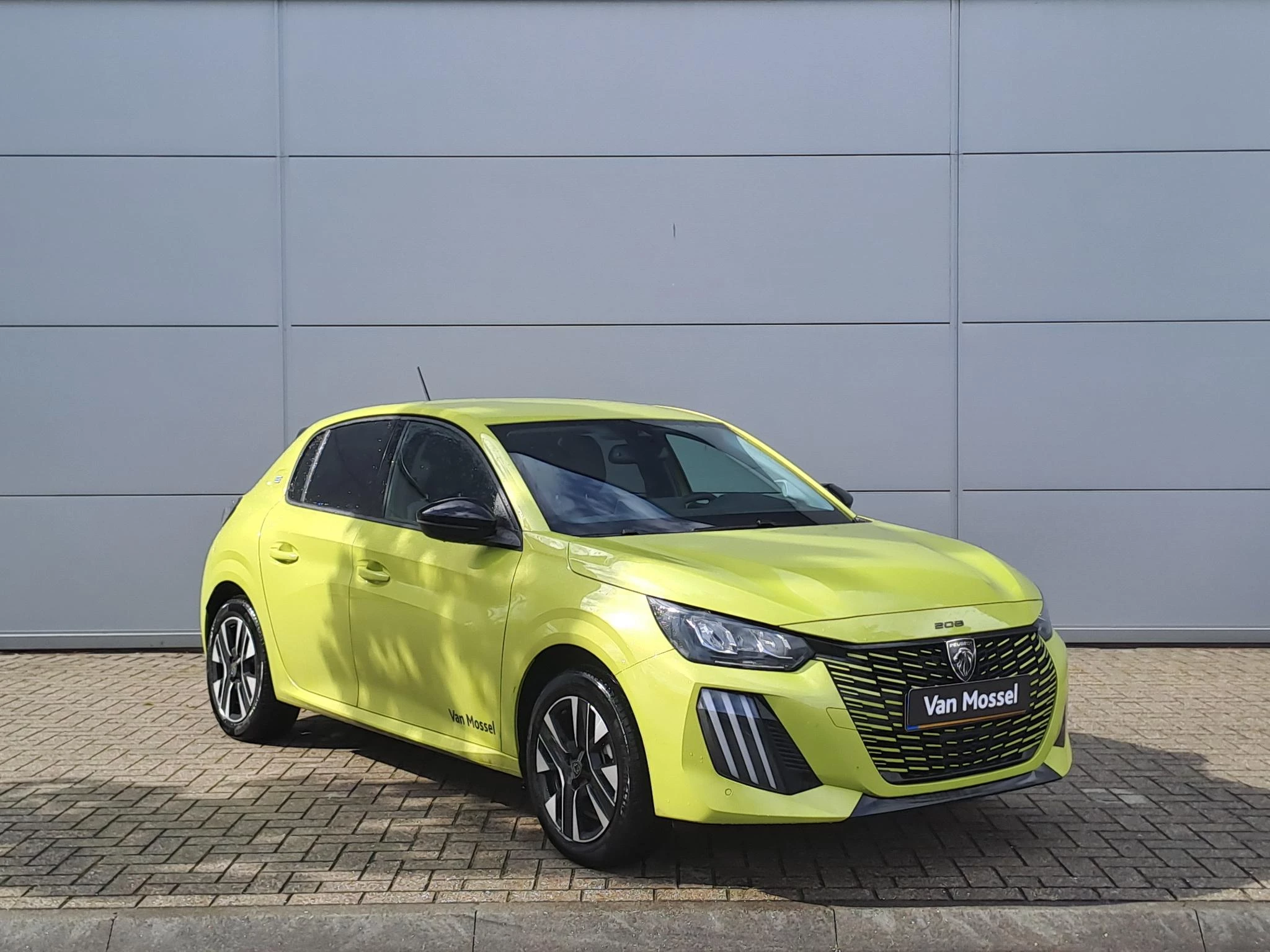 Peugeot-e-208-image-3