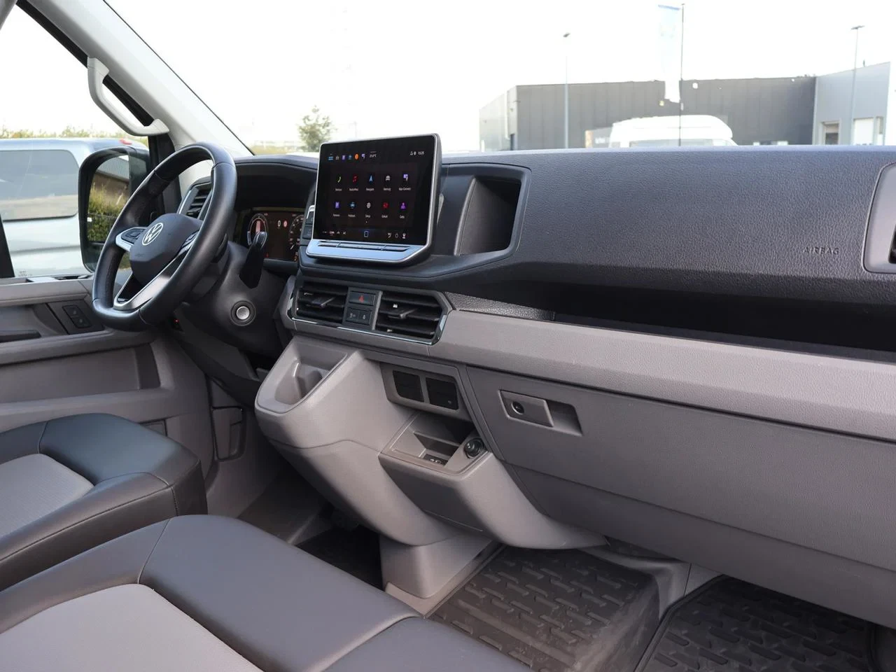 Volkswagen-Crafter-image-12