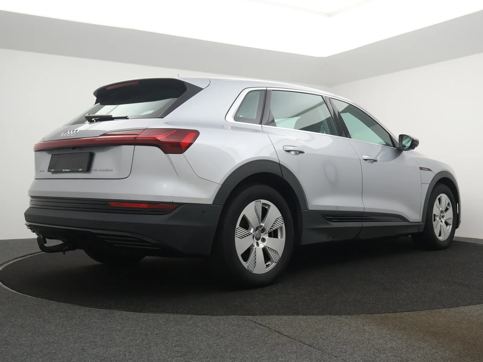 Audi e-tron Audi e-tron 50 QUATTRO 313PK *AUTOMAAT*360° CAMERA*TREKHAAK*LEDER*NAVI*CRUISE*APP*CONNECT*...*