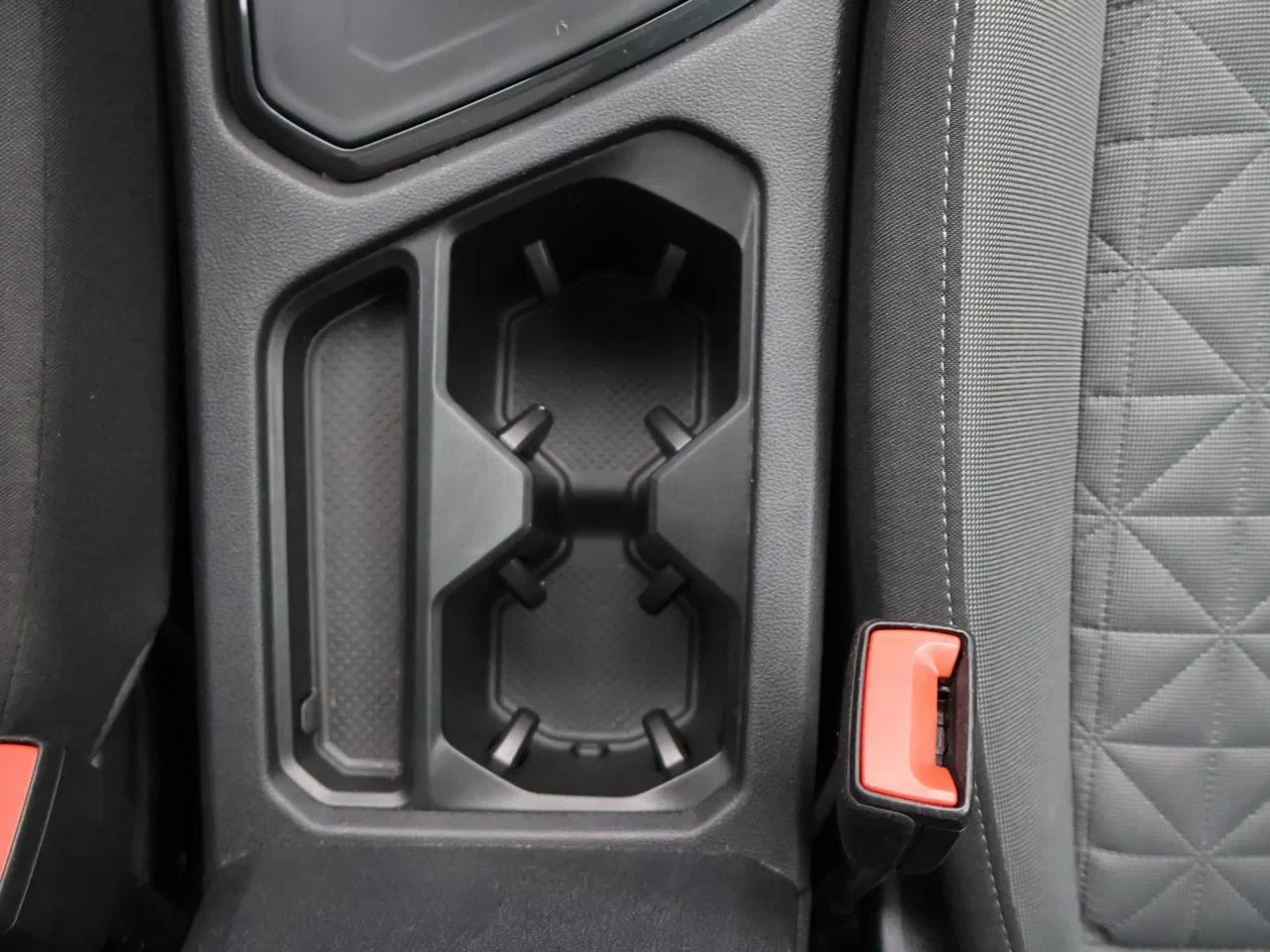 Volkswagen-Tiguan-image-17