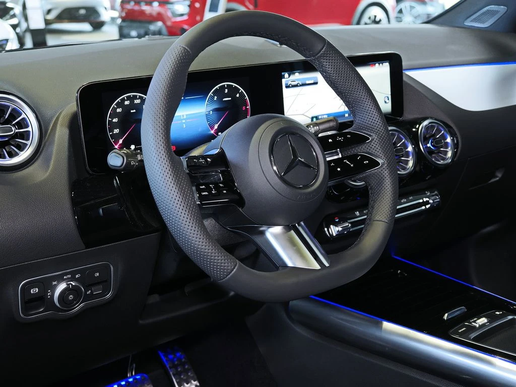 Mercedes-Benz-GLA 200 d-image-6