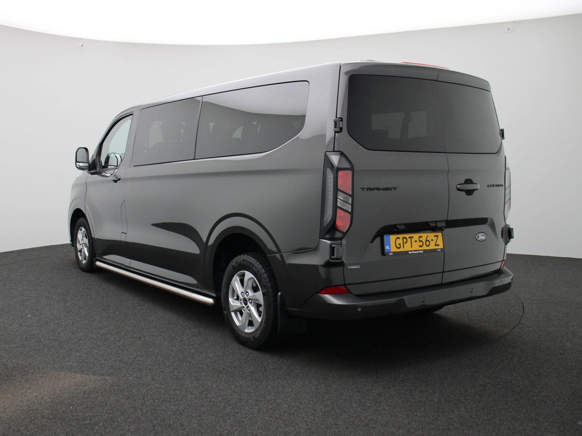 Ford-Transit Custom-image-1