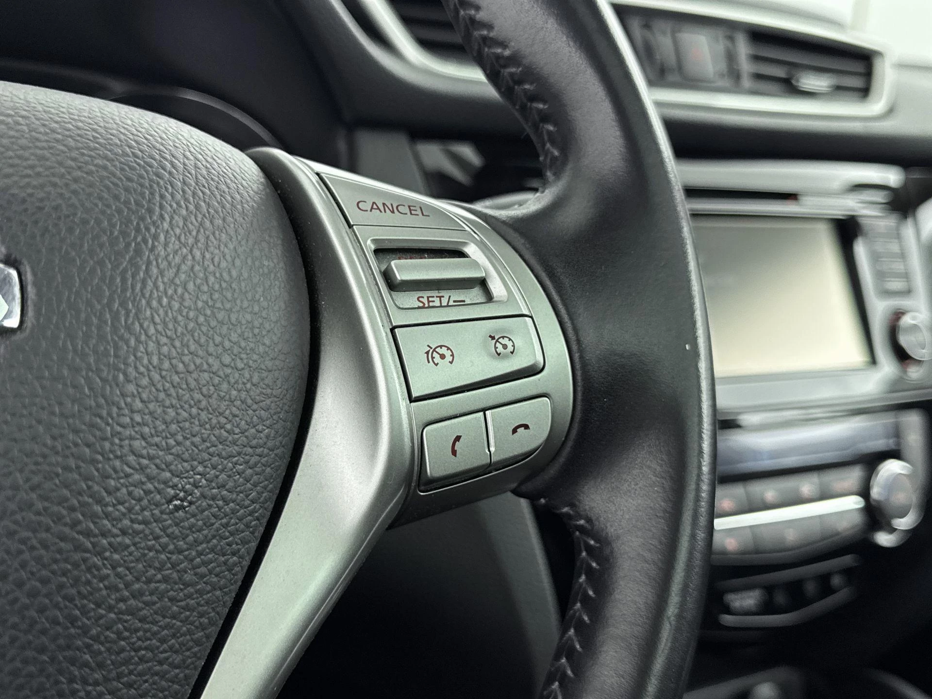 Nissan-QASHQAI-image-5