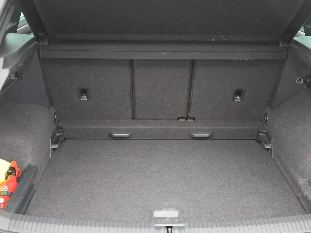 Volkswagen-Tiguan-image-12