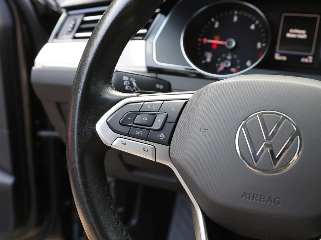 Volkswagen-Passat-image-15