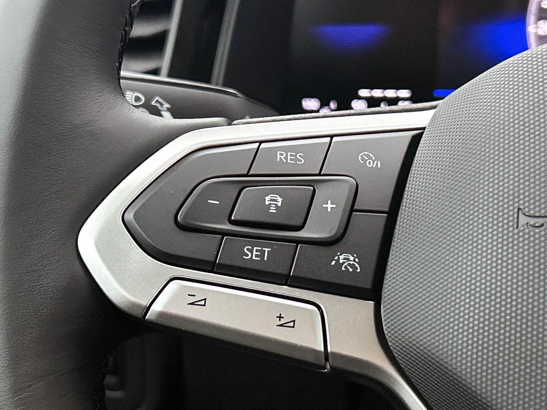 Volkswagen-Polo-image-11