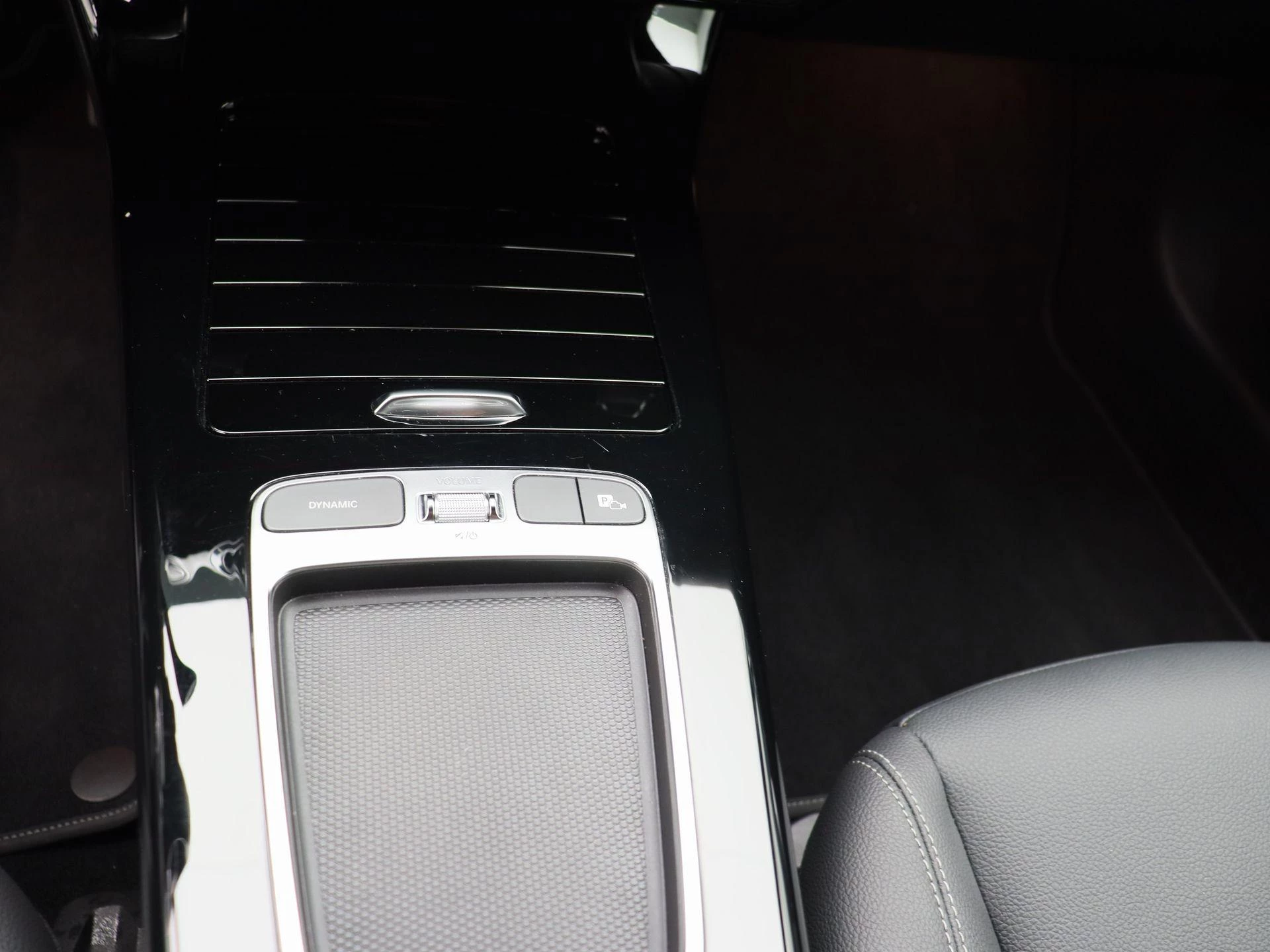 Mercedes-Benz Classe A 180 Business Line + CARPLAY + LED + CAMERA +
