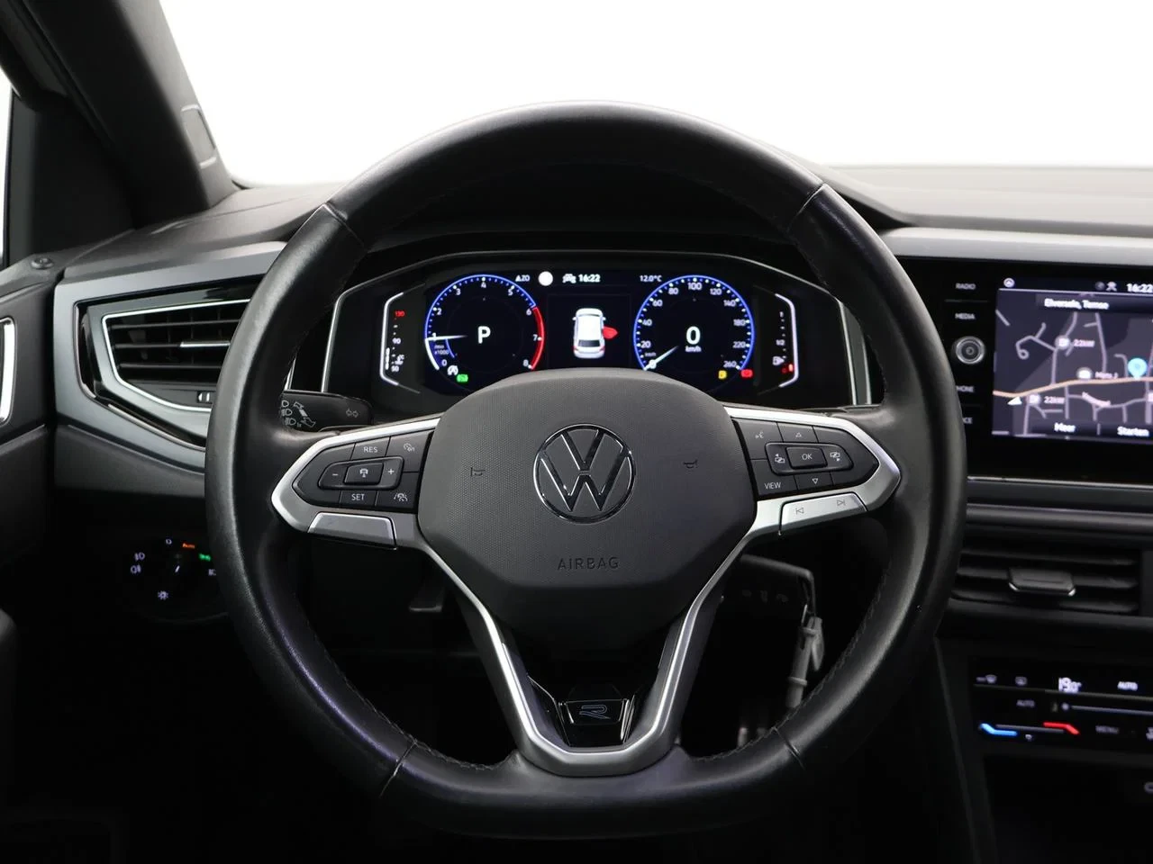 Volkswagen-Polo-image-3