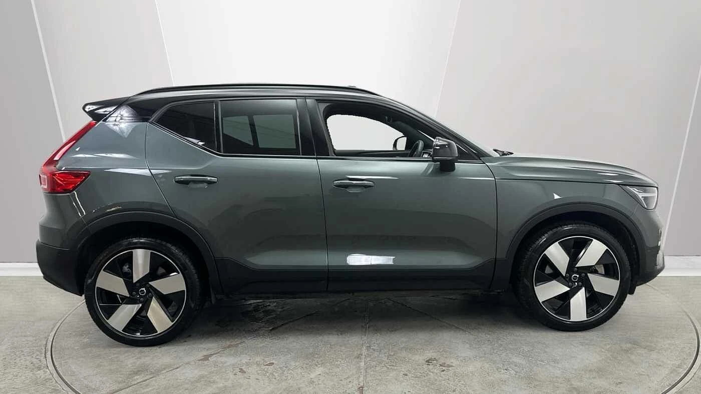 Volvo-EX40-image-4