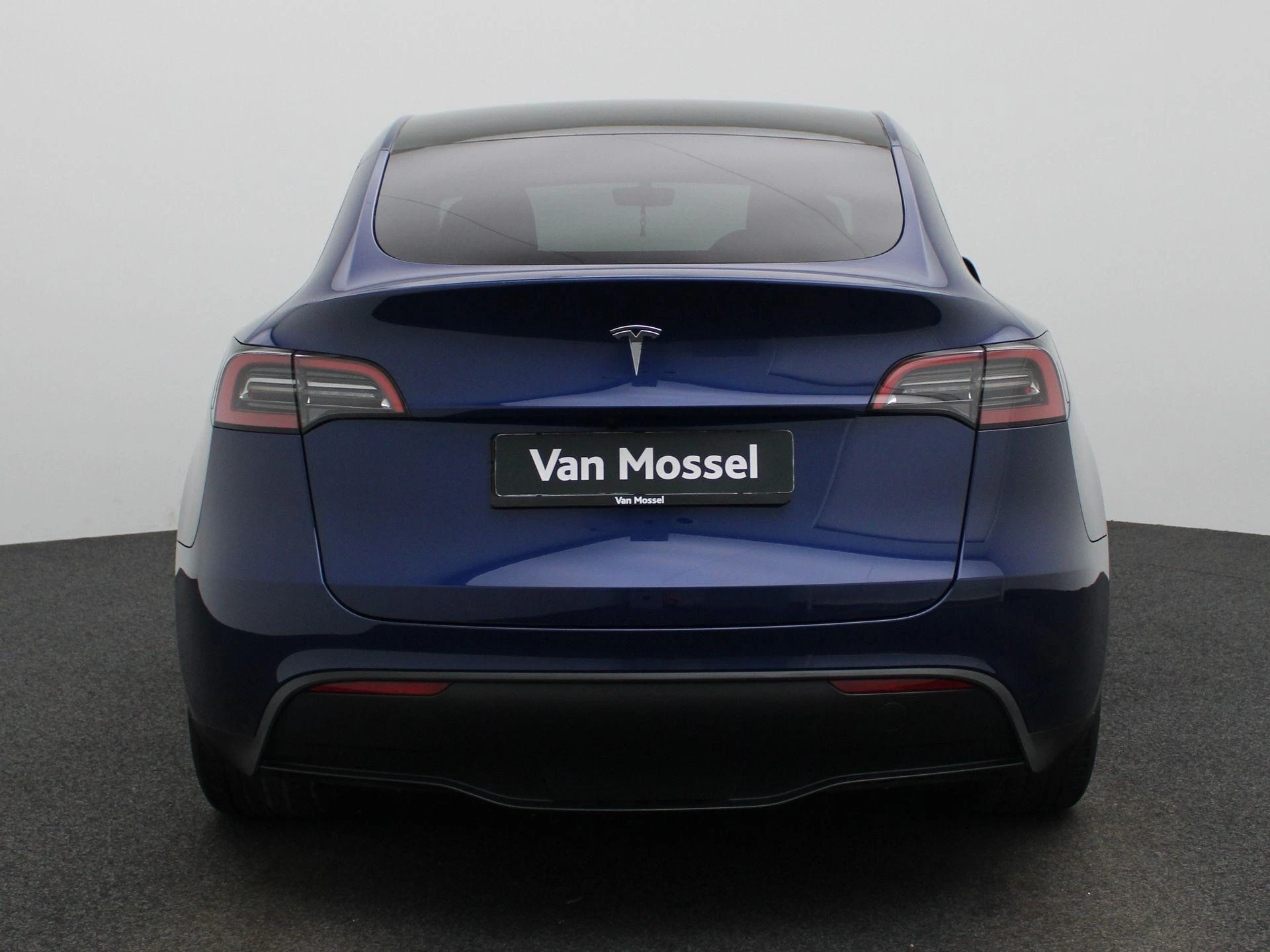 Tesla-Model Y-image-4