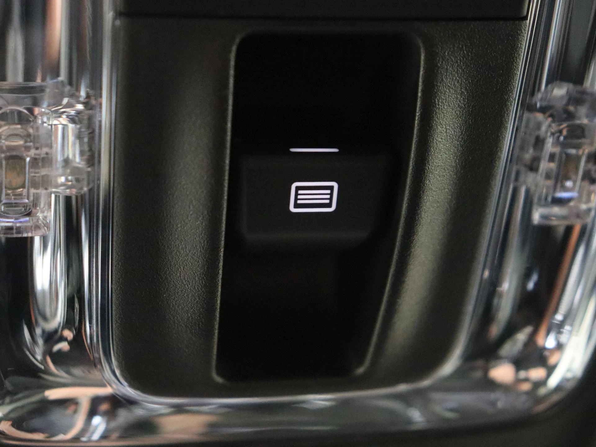 Mercedes-Benz-CLA-image-23