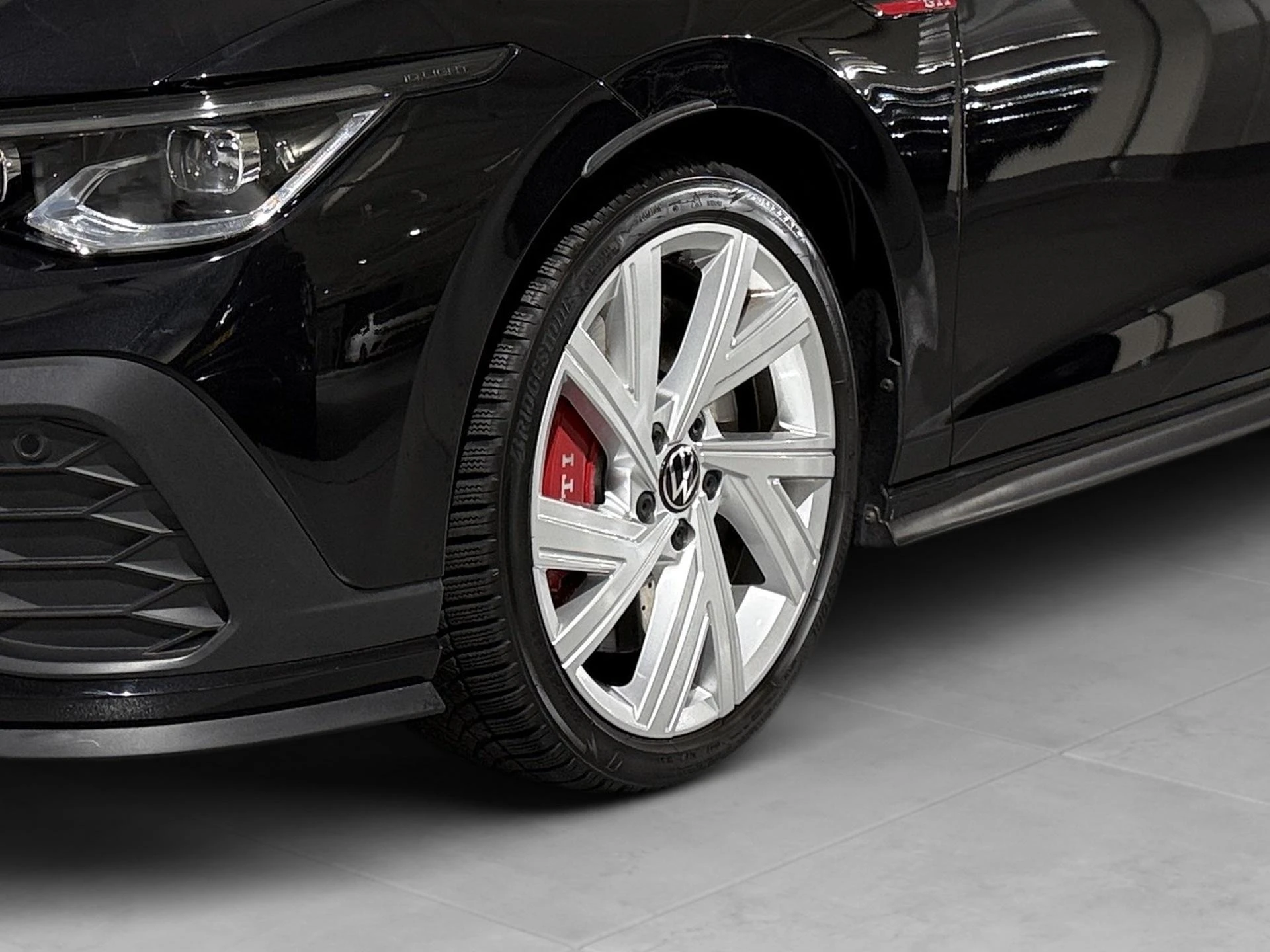 Volkswagen-Golf-image-19