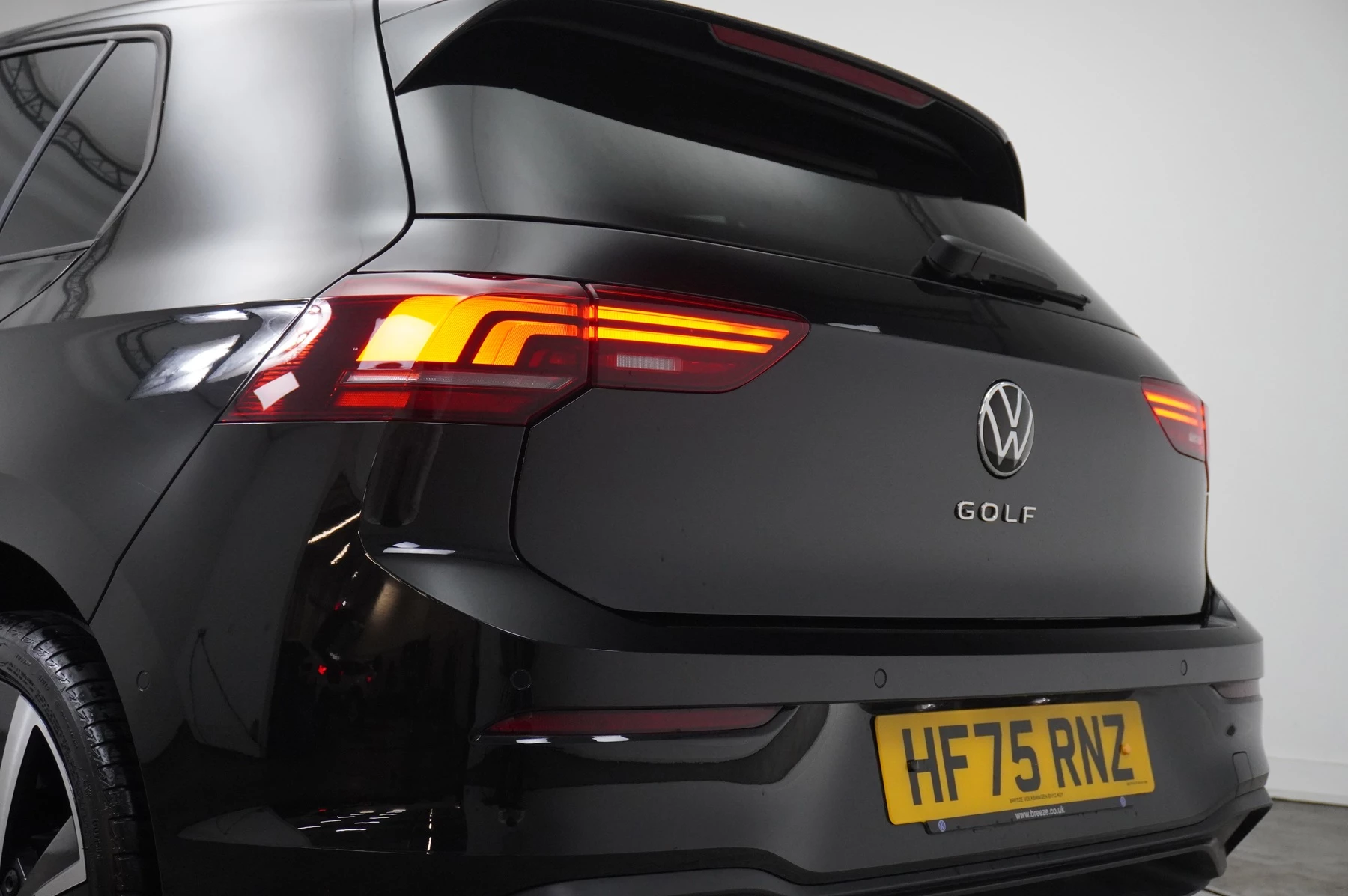 Volkswagen-Golf-image-32
