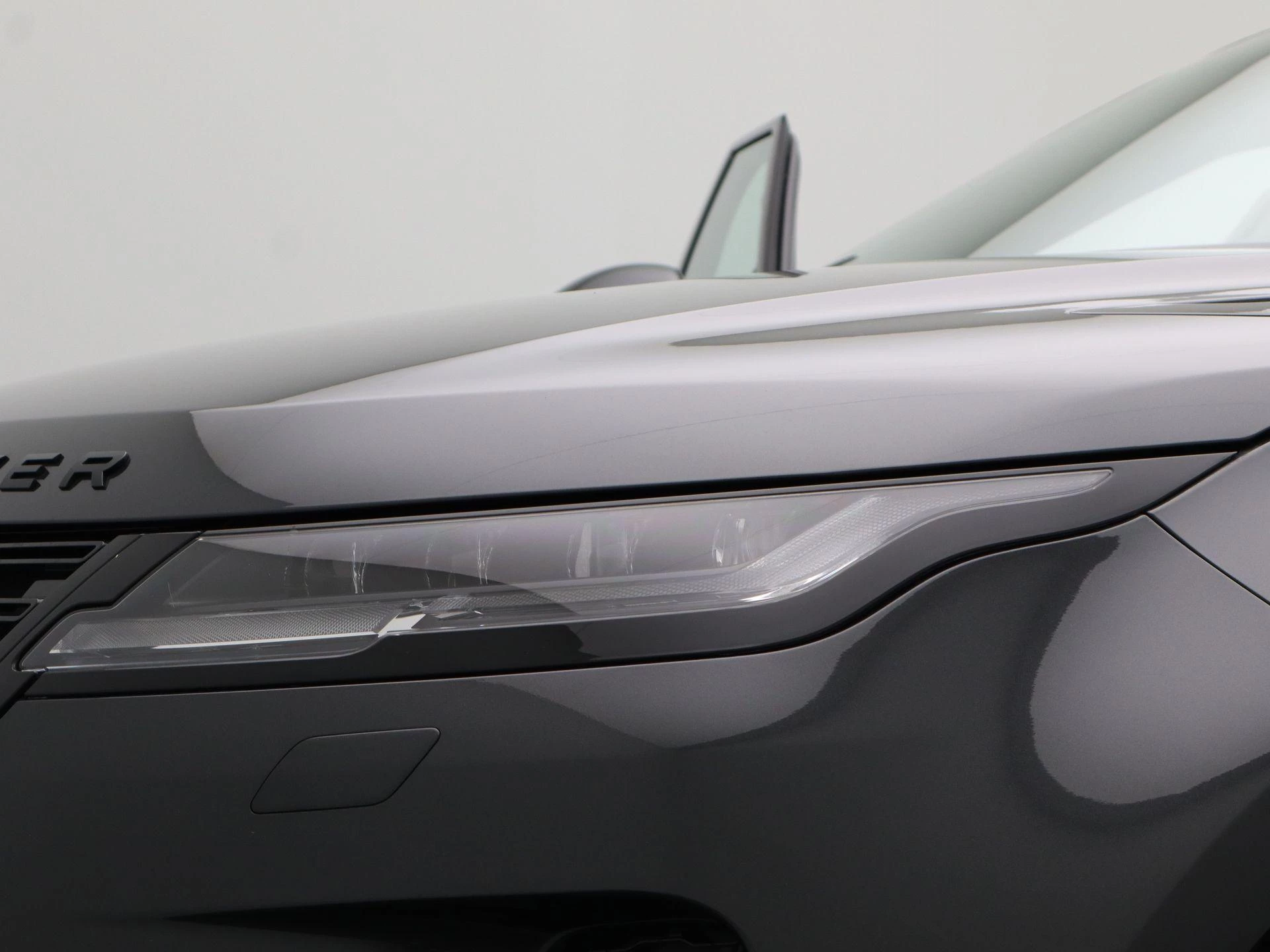 Land Rover-Range Rover Evoque-image-13