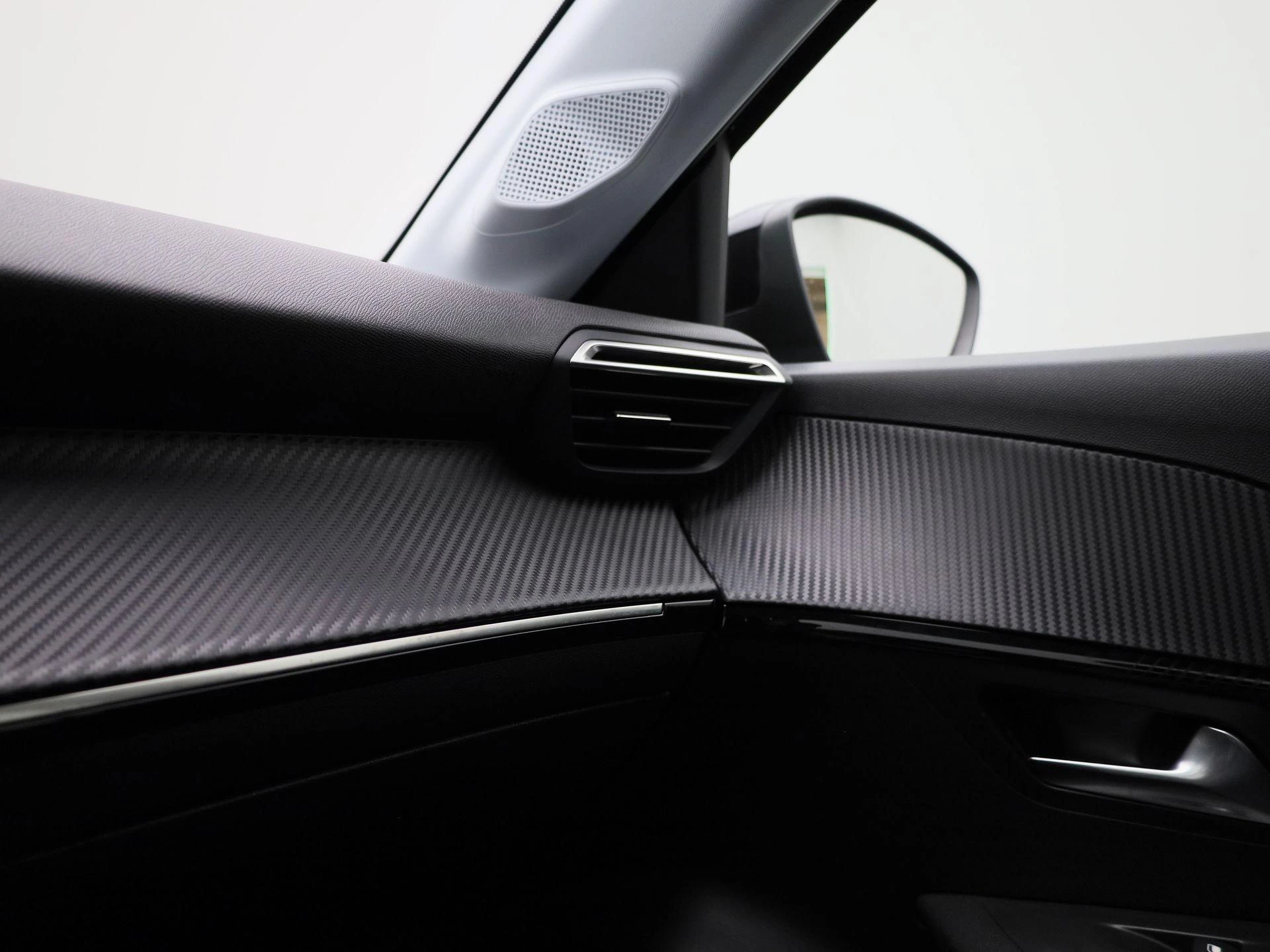 Peugeot-208-image-25