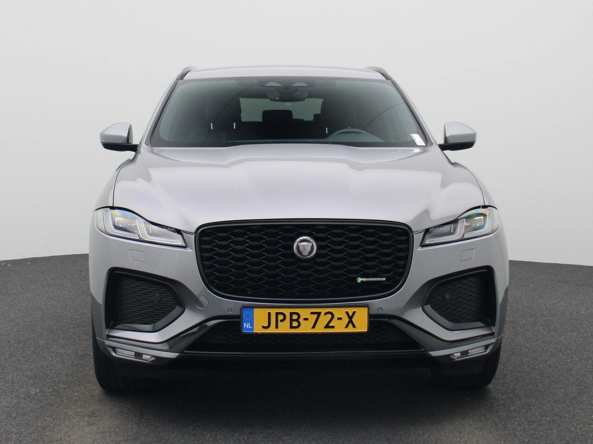 Jaguar F-PACE 2.0 P250 R-Dynamic SE