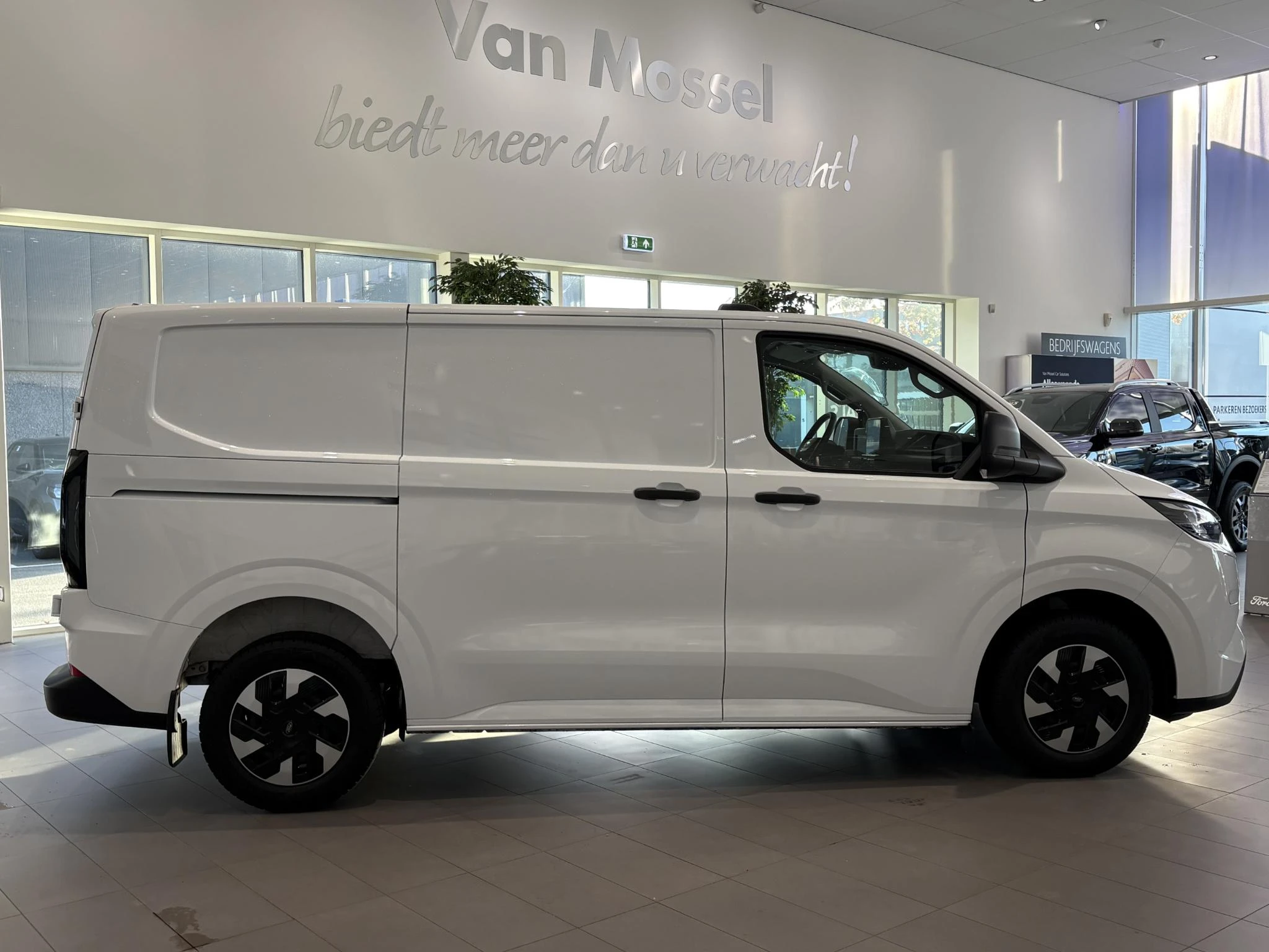 Ford-Transit Custom-image-2