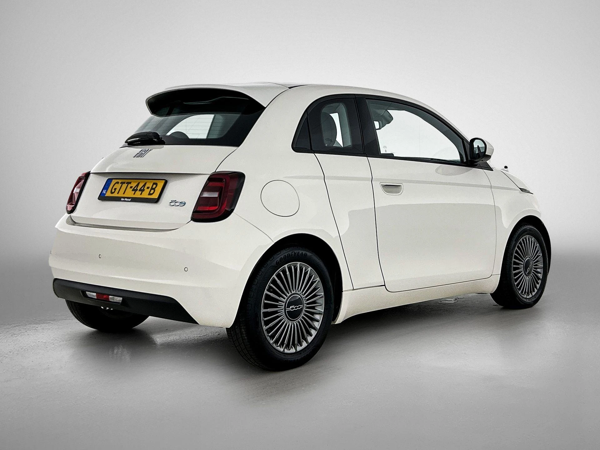 Fiat-500-image-3