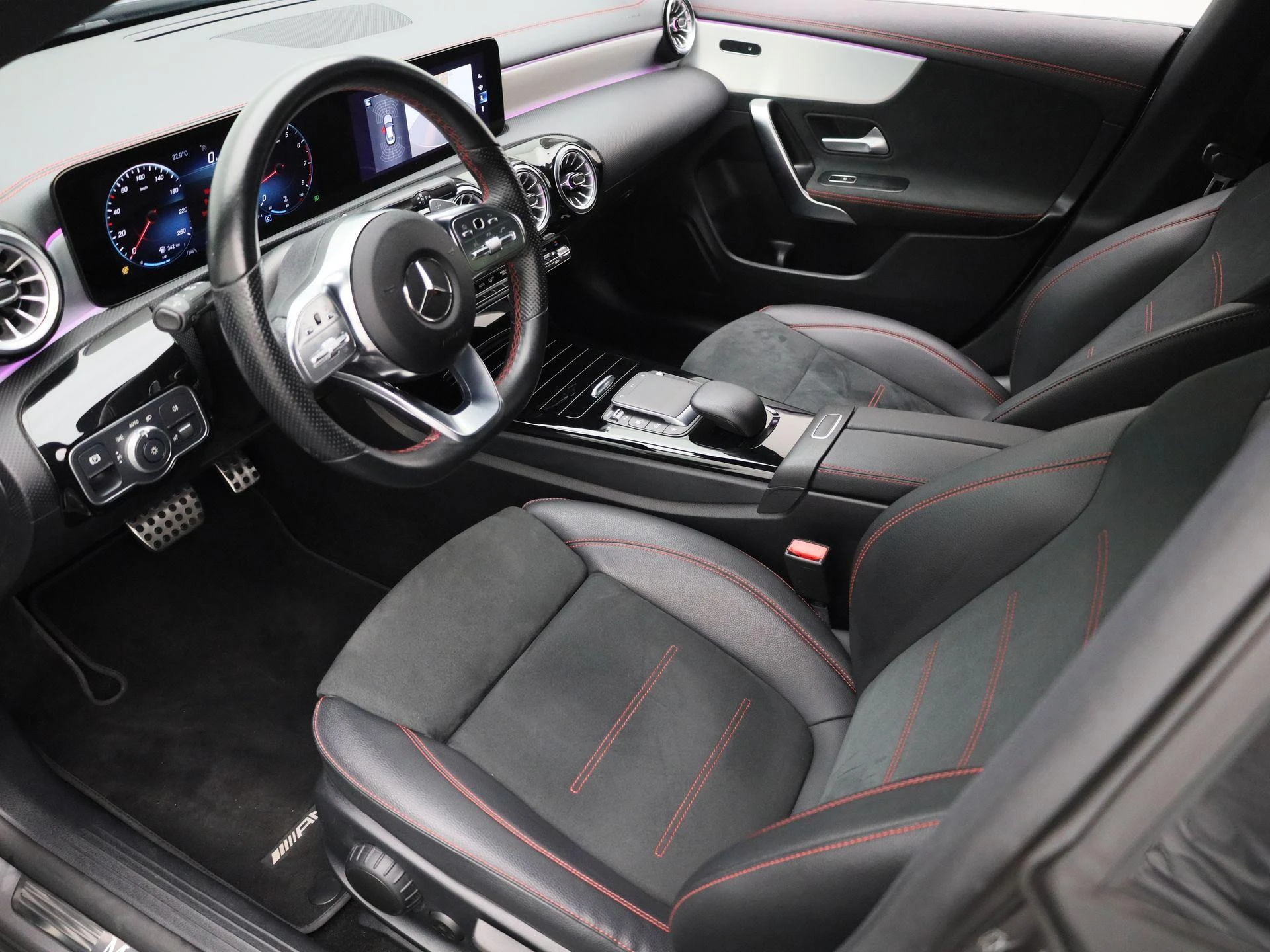 Mercedes-Benz-CLA-image-15