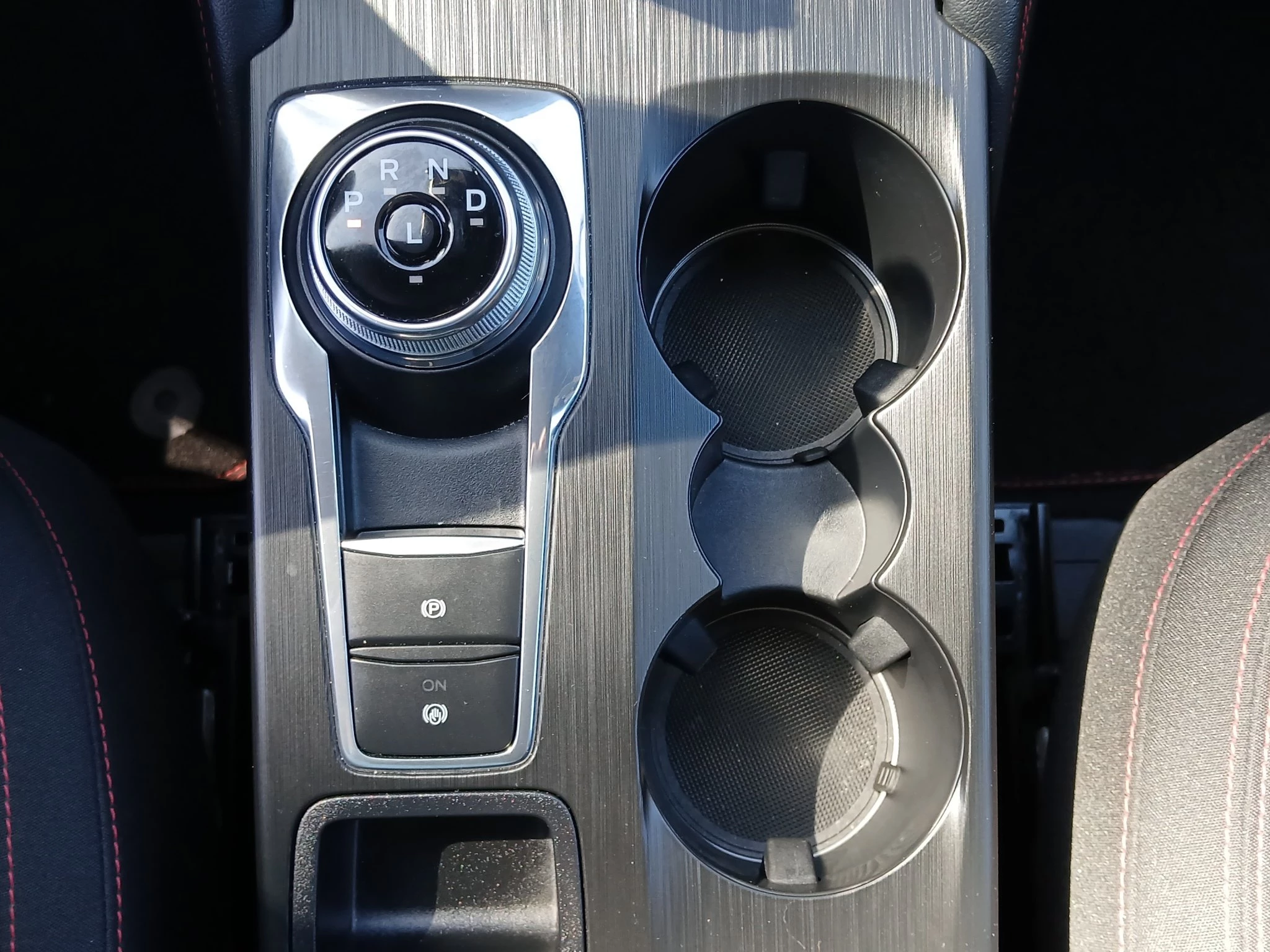 Ford-Kuga-image-27