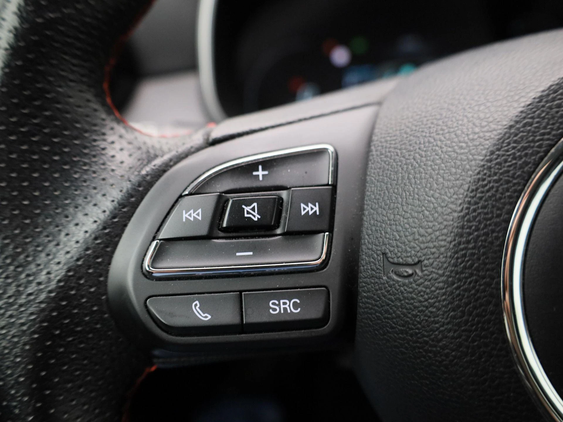 MG-ZS EV-image-18