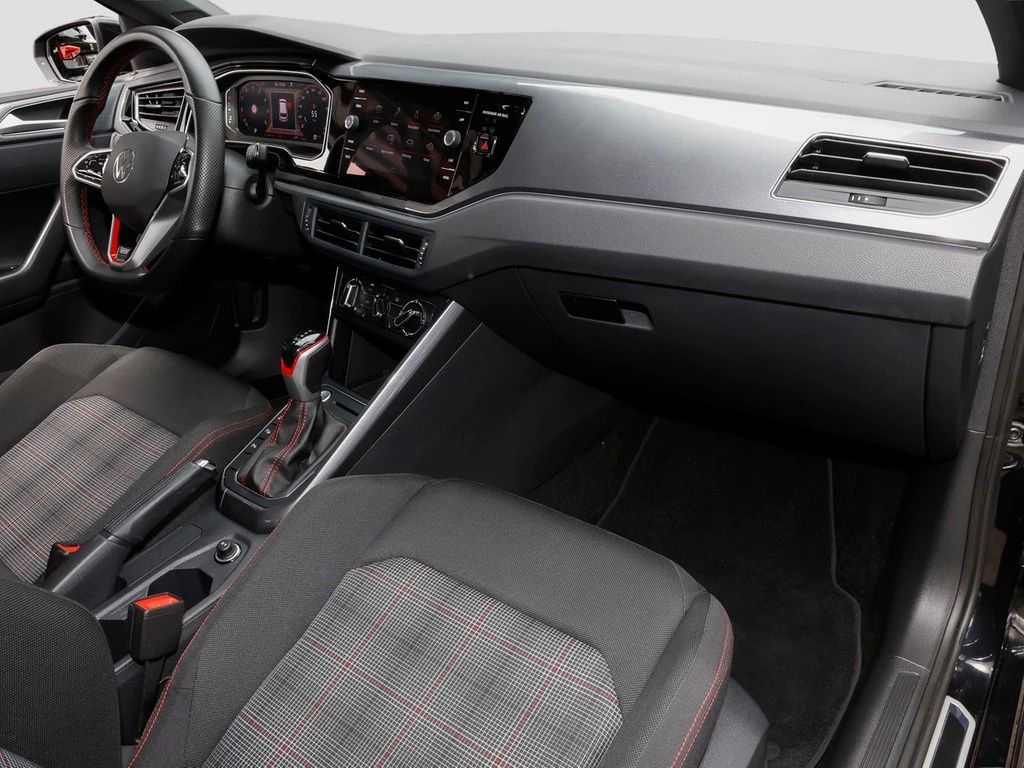 Volkswagen-Polo-image-7