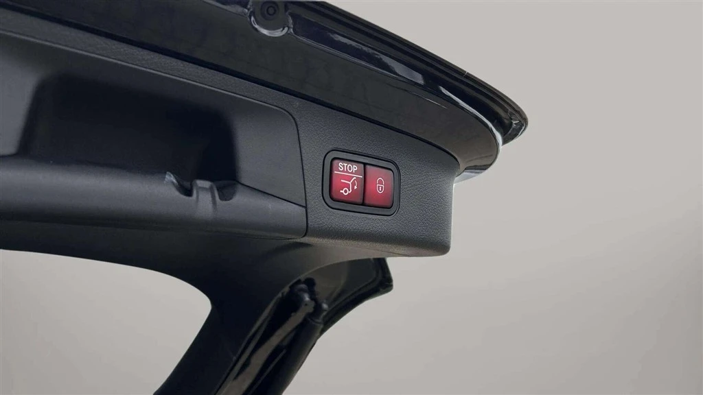 Mercedes-Benz-EQA-image-26
