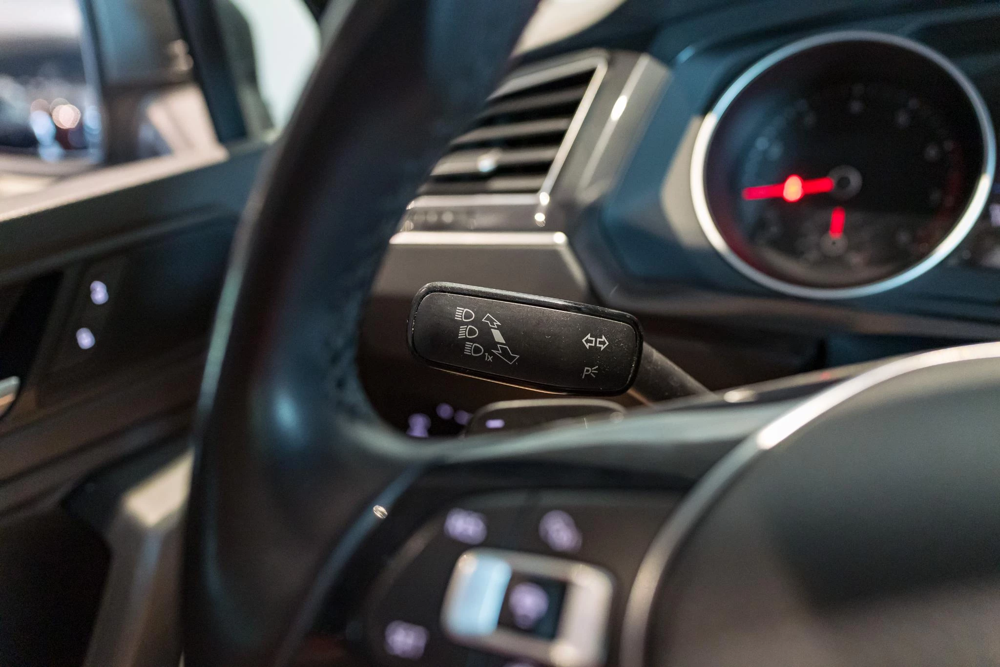 Volkswagen Tiguan 1.5 TSI DSG | Pano Dak | Carplay | ACC | Zetelverw