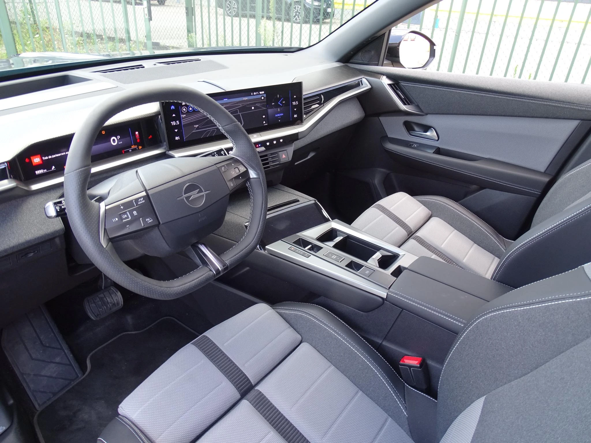 Opel-Grandland-image-25