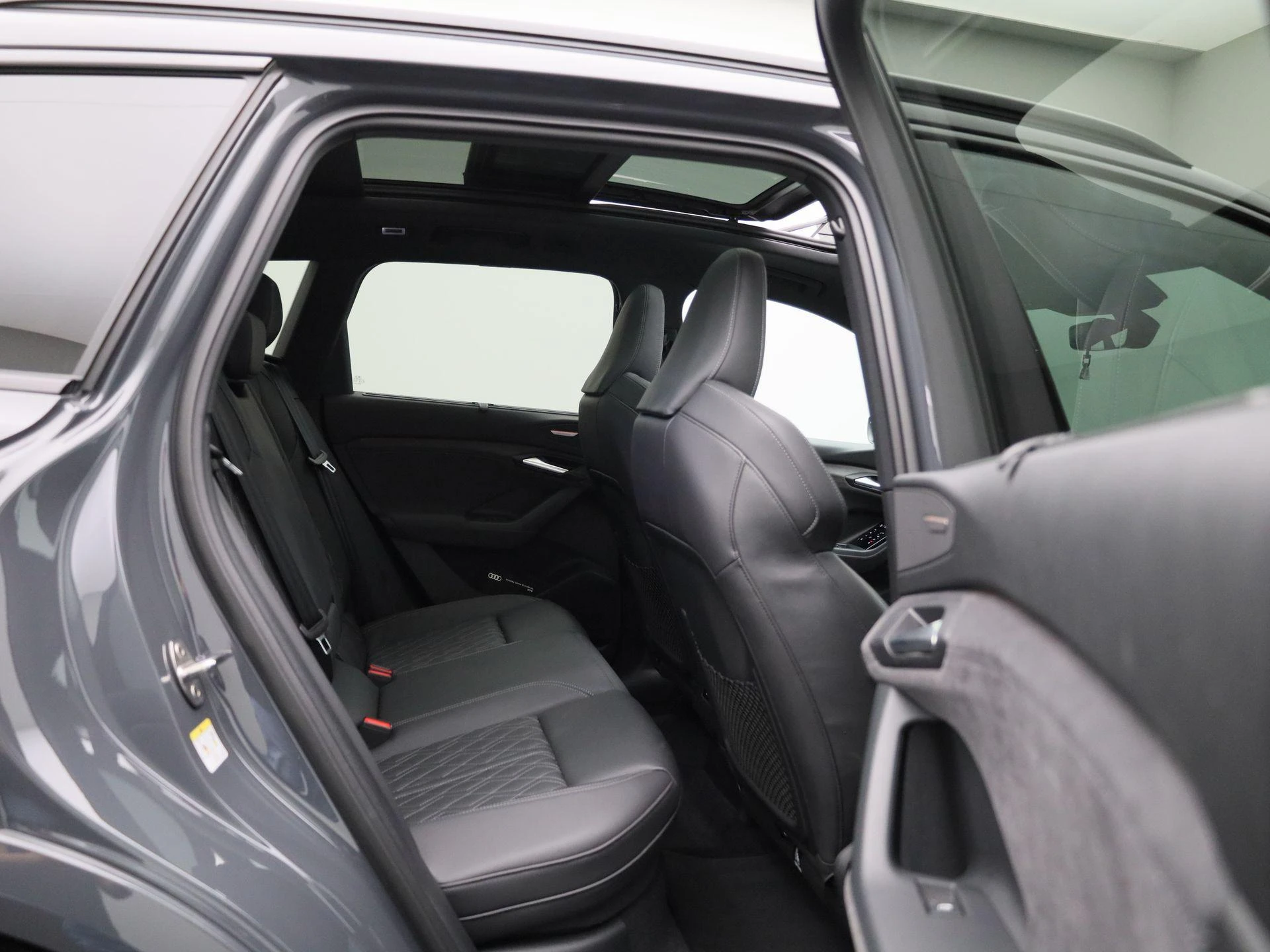Audi-Q6 e-tron-image-53