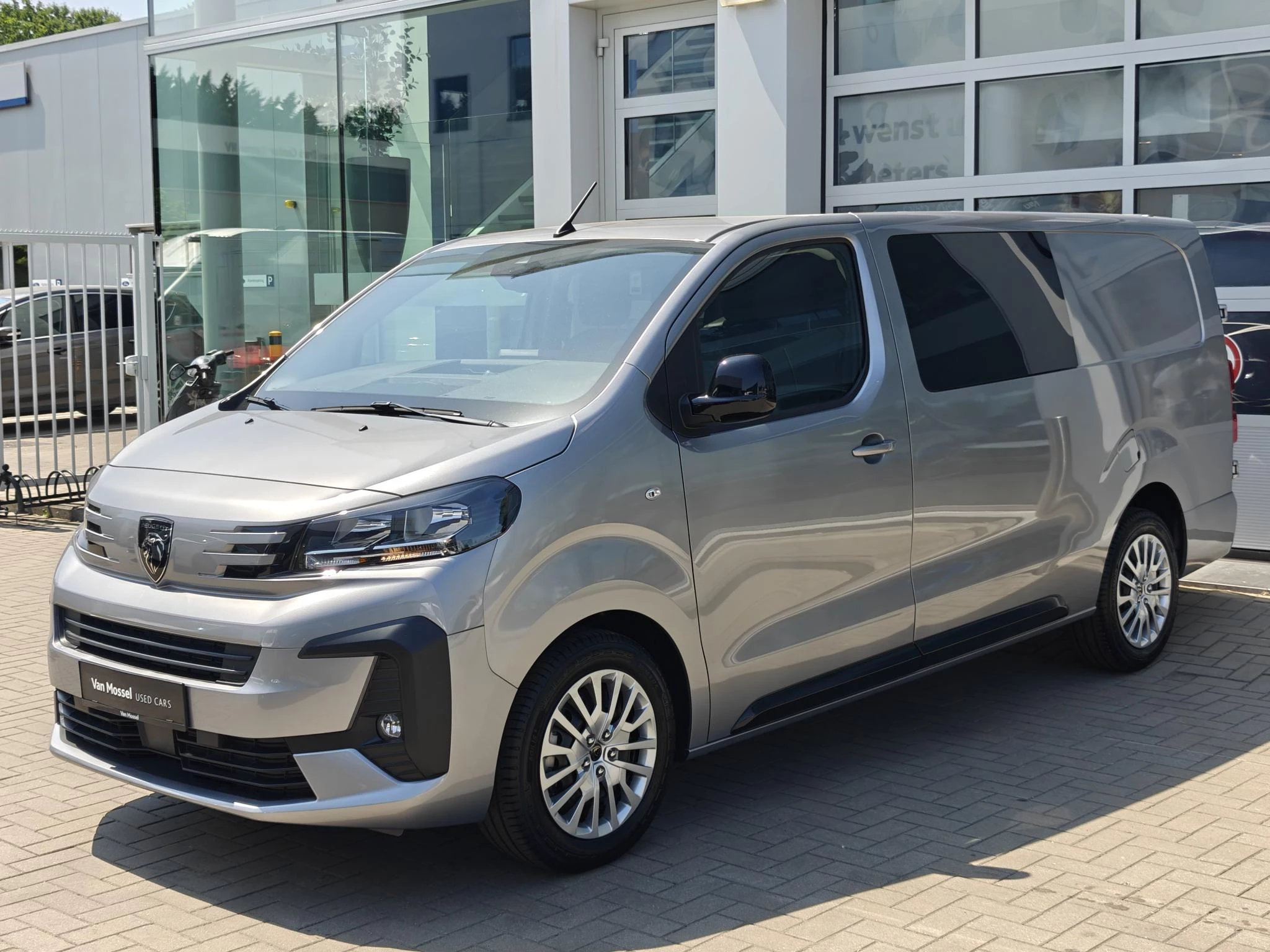 Peugeot Expert Long DC L3 2.0 BlueHDi 180 EAT8